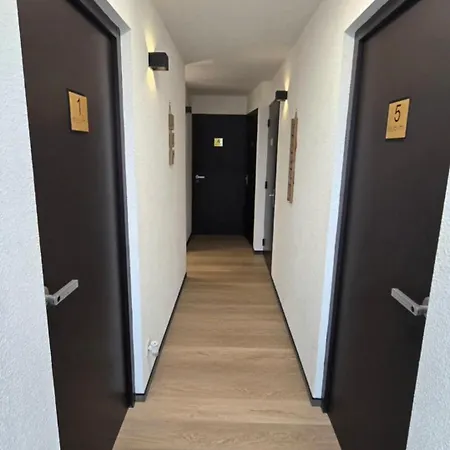 Résidence Les Poiriers - Petite Confort Avec Salle De Bain Privative Pensión Vittel