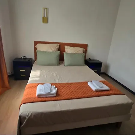Résidence Les Poiriers - Petite Confort Avec Salle De Bain Privative Pensión 3*